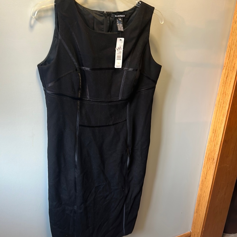 Ellen Tracy sleeveless black dress.  Previously owned by Oprah Winfrey sz 14